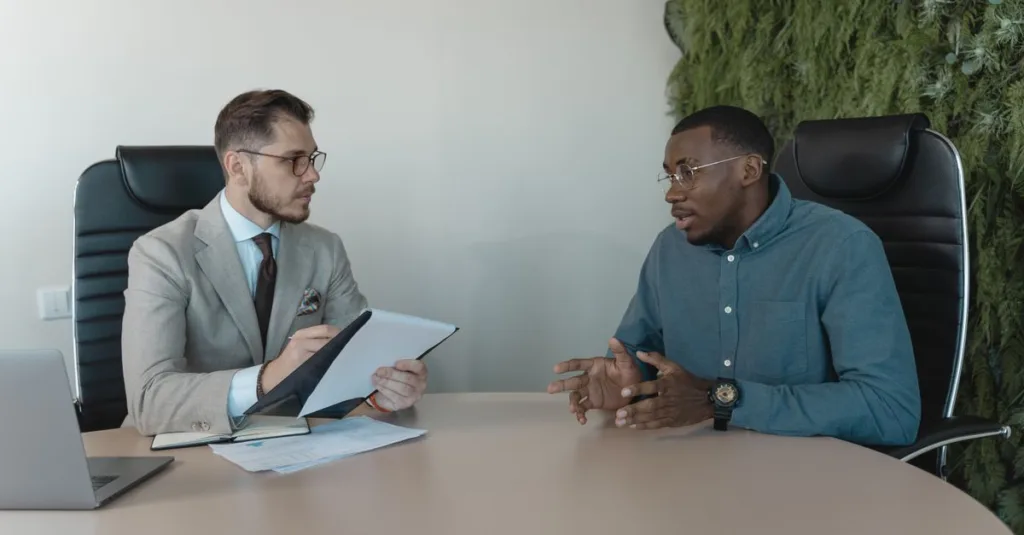 évaluez vos compétences, intérêts et aspirations pour identifier les carrières qui vous correspondent et orienter votre prochain choix professionnel.