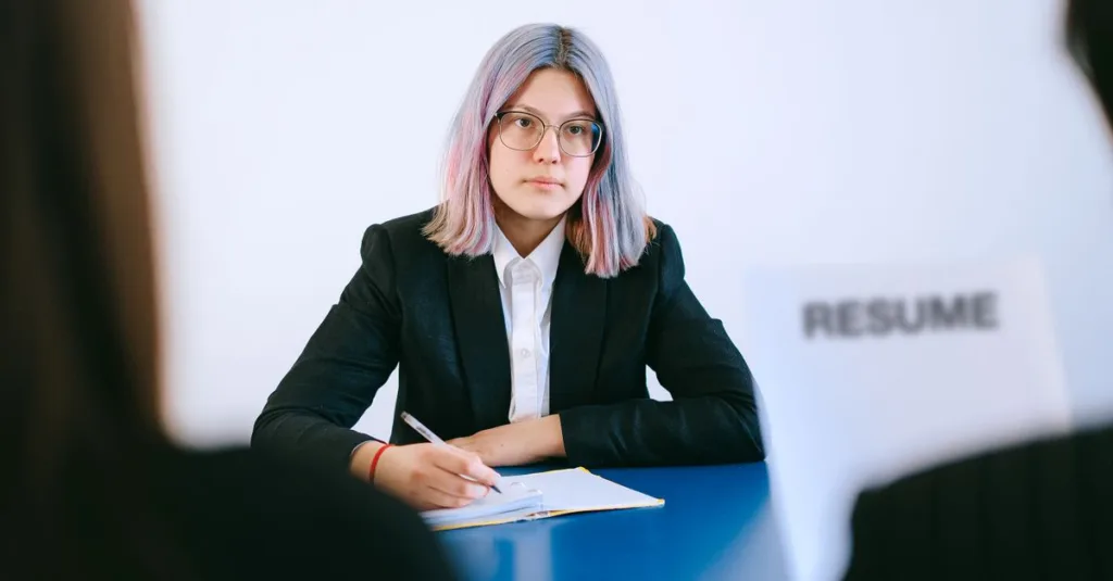 découvrez comment décrocher votre premier emploi sans expérience : conseils pour valoriser vos compétences, rédiger un cv convaincant et réussir vos entretiens.